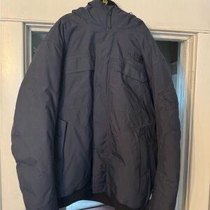 The North Face Men's Dark Blue McMurdo 550 Puffer Jacket
